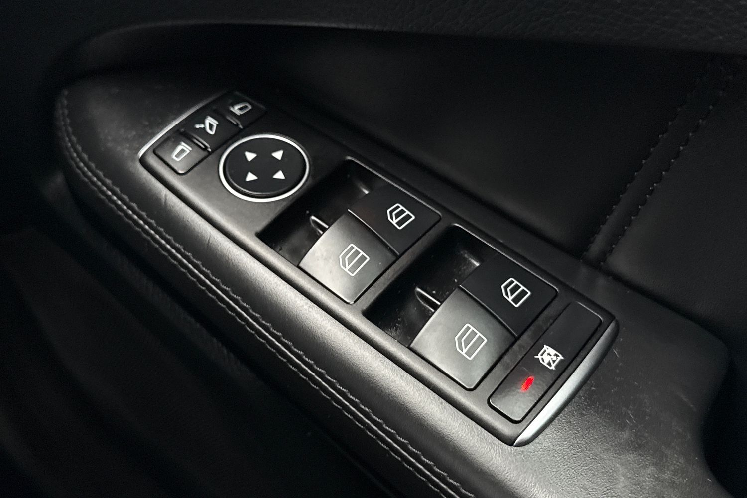 Used Mercedes-Benz E Class 2015 for sale - 76546198: Photo 37