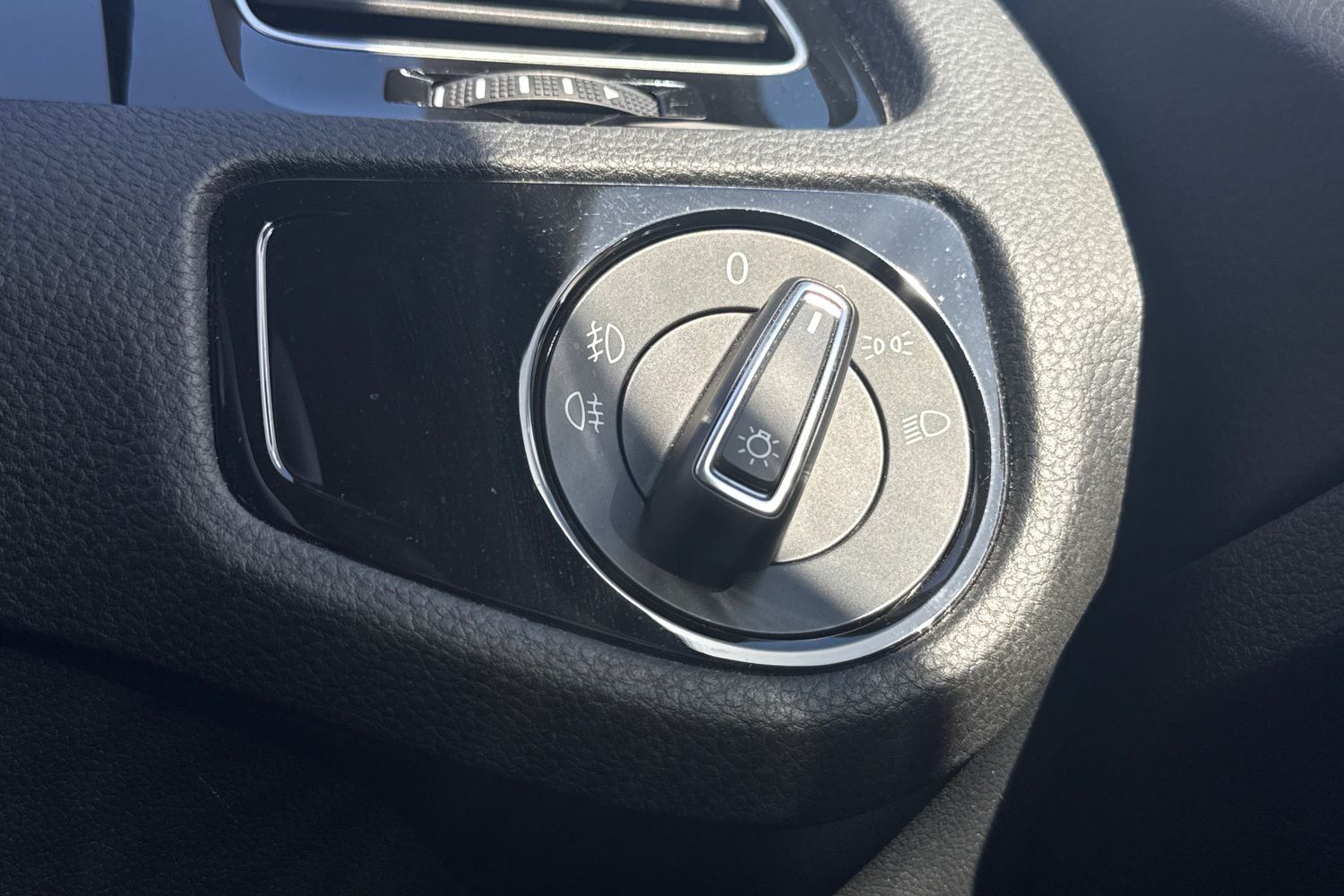 Used Volkswagen Golf 2017 for sale - 78079049: Photo 32