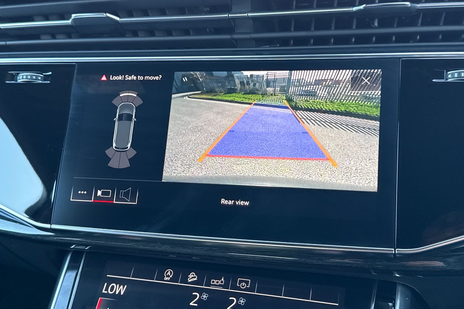 Used Audi Q7 2020 for sale - 77919298: Photo 40