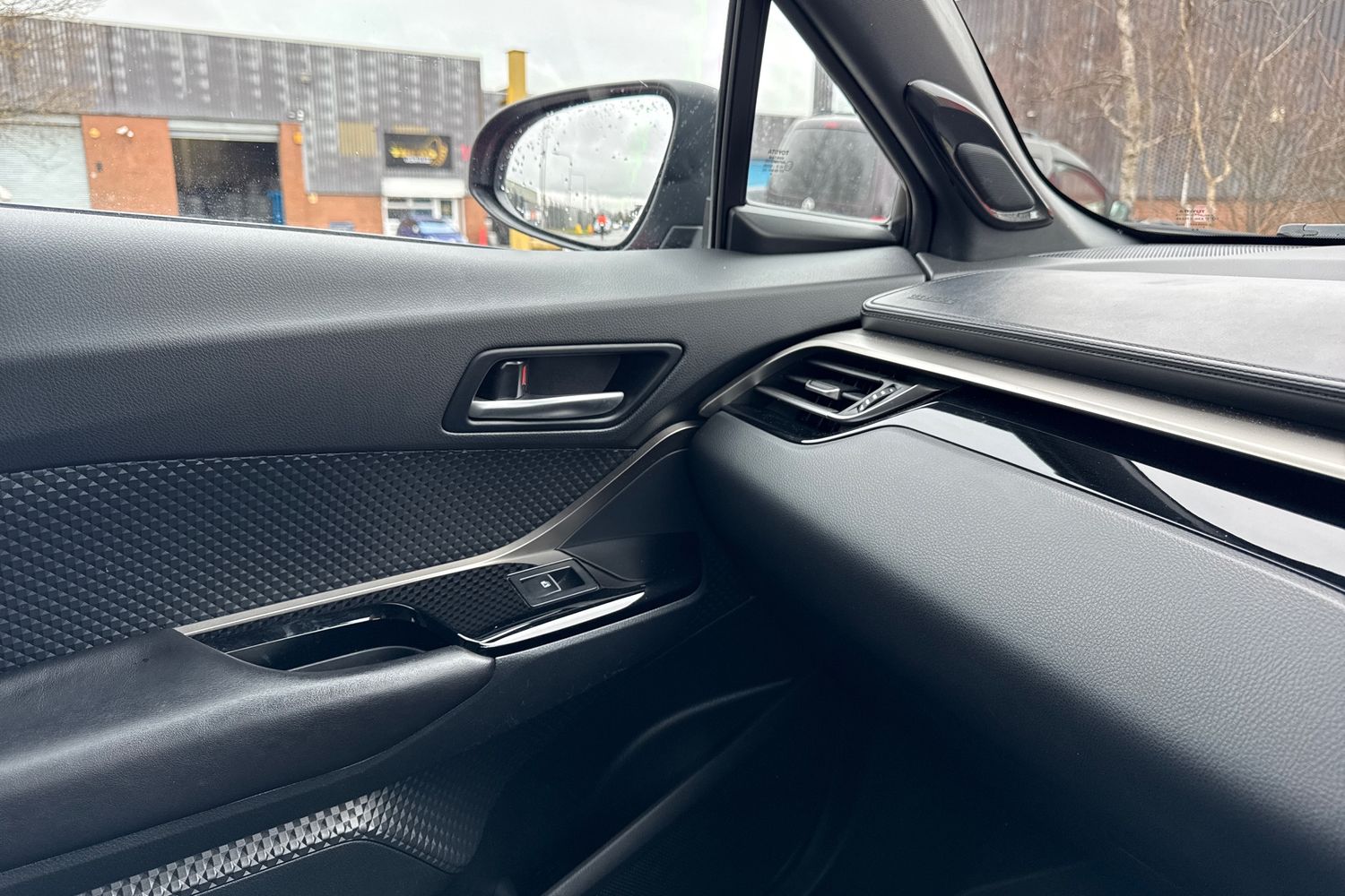 Used Toyota C-HR 2018 for sale - 77834907: Photo 34