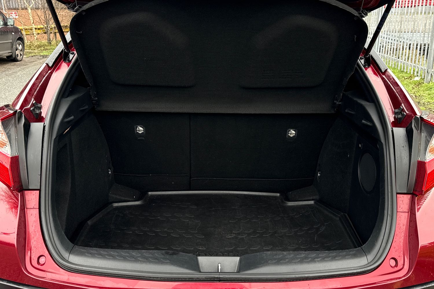 Used Toyota C-HR 2018 for sale - 77834907: Photo 7