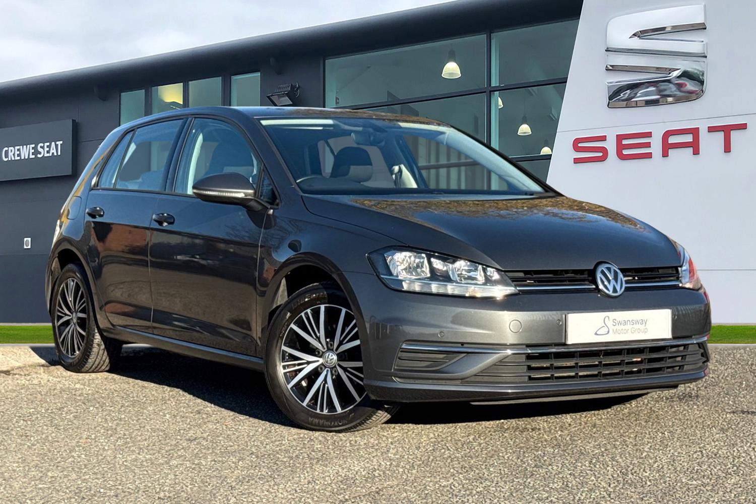 Used Volkswagen Golf 2018 for sale - 76654250: Photo 1