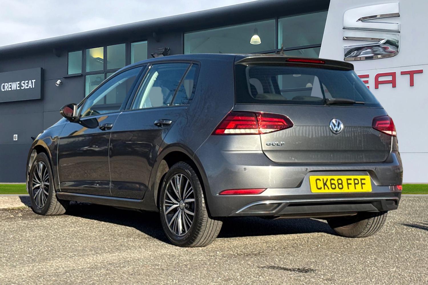 Used Volkswagen Golf 2018 for sale - 76654250: Photo 2