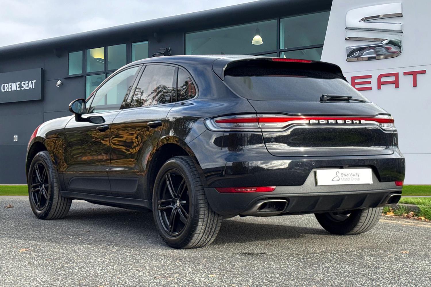 Used Porsche Macan 2020 for sale - 76376616: Photo 2