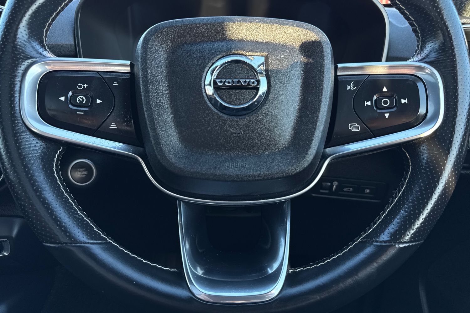 Used Volvo XC40 2020 for sale - 77095839: Photo 39