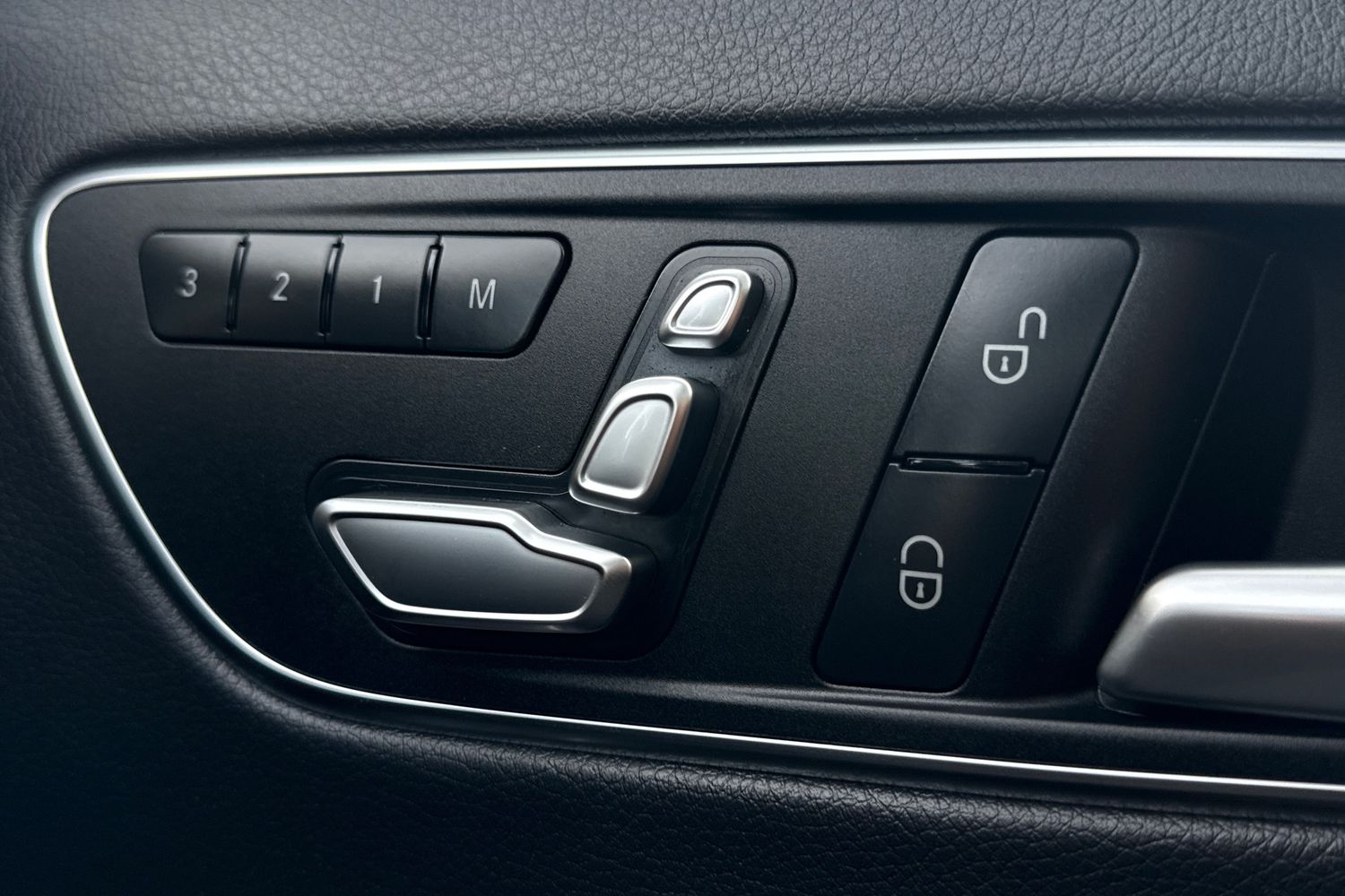 Used Mercedes-Benz GLA 2017 for sale - 76438848: Photo 37