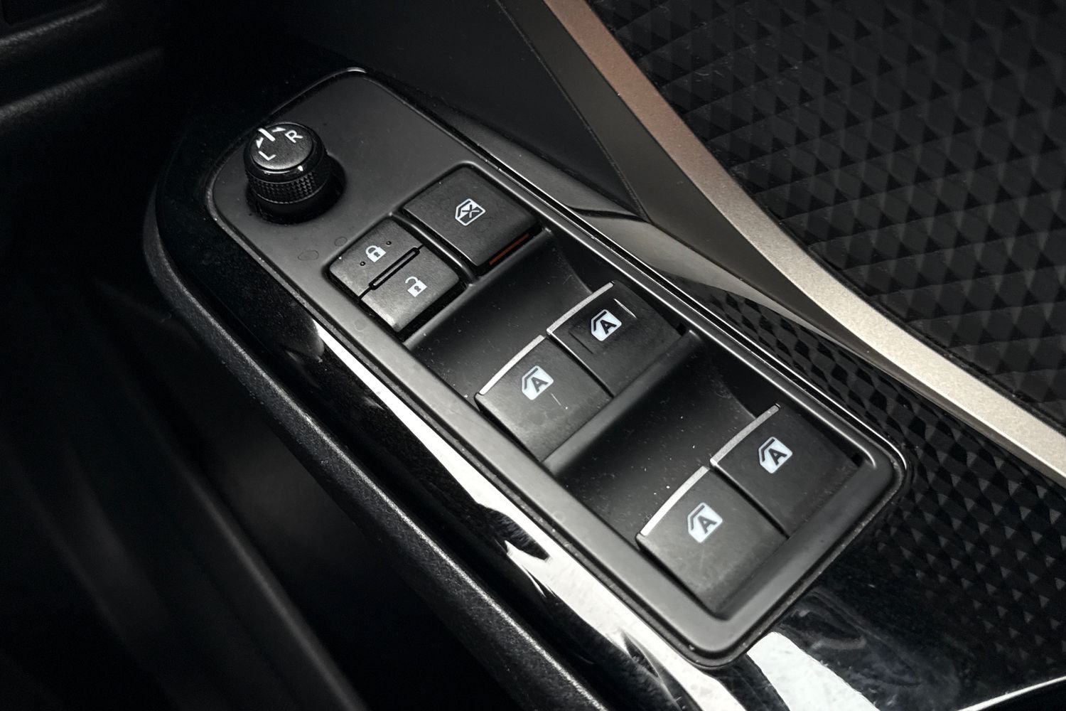 Used Toyota C-HR 2018 for sale - 78038128: Photo 36