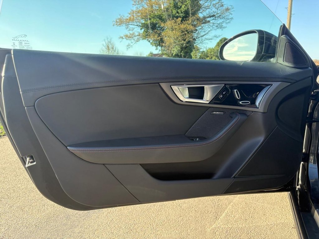 Used Jaguar F-Type 2014 for sale - 77734535: Photo 38