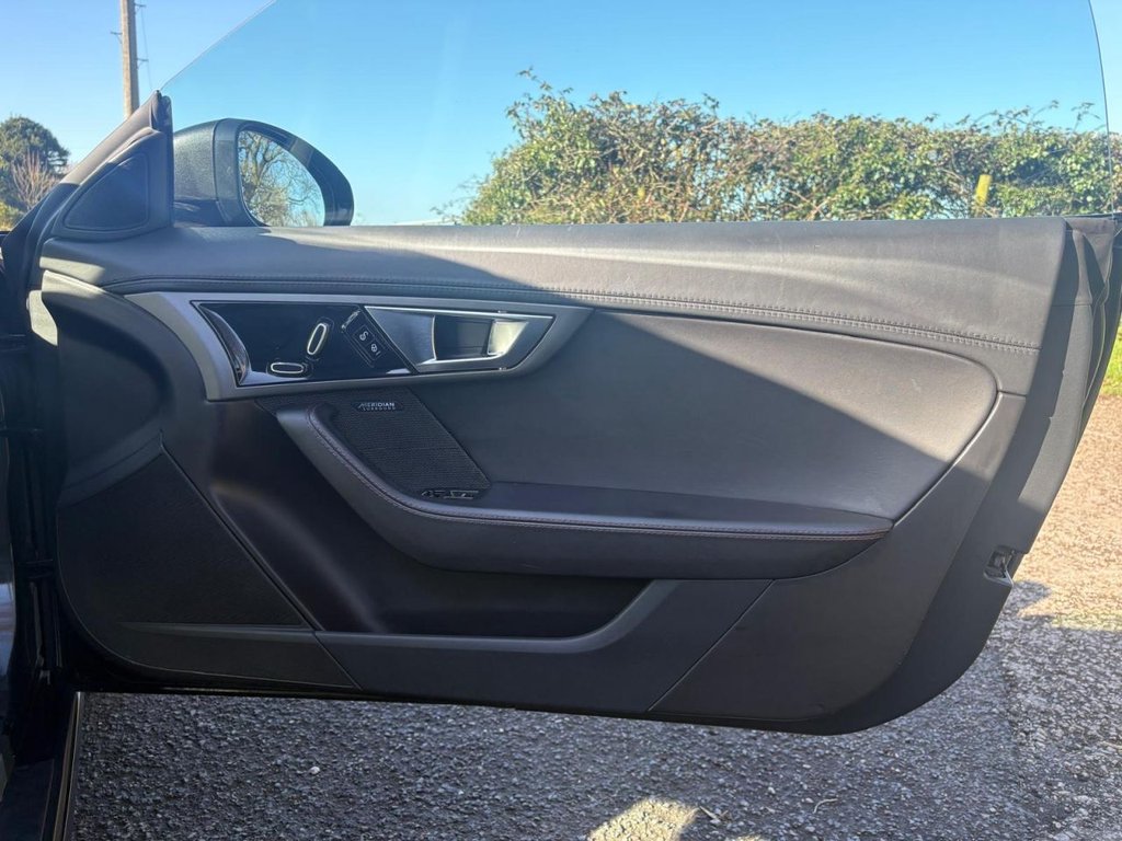 Used Jaguar F-Type 2014 for sale - 77734535: Photo 39