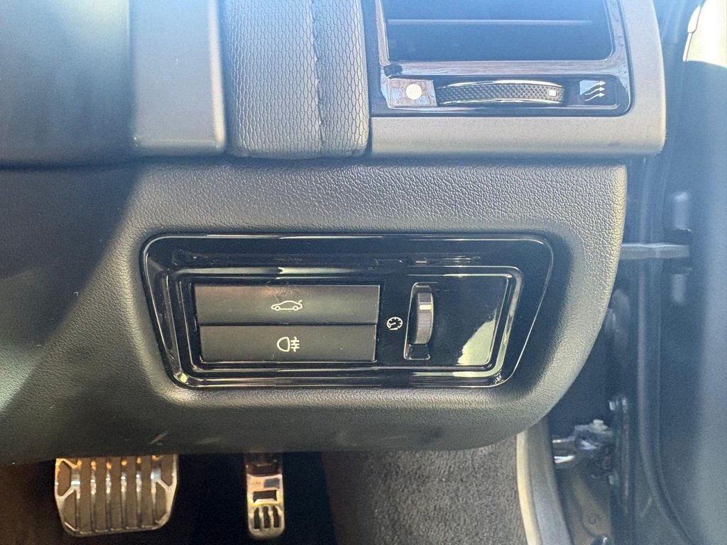 Used Jaguar F-Type 2014 for sale - 77734535: Photo 45