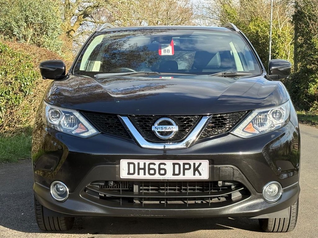 Used Nissan Qashqai 2017 for sale - 77733907: Photo 2