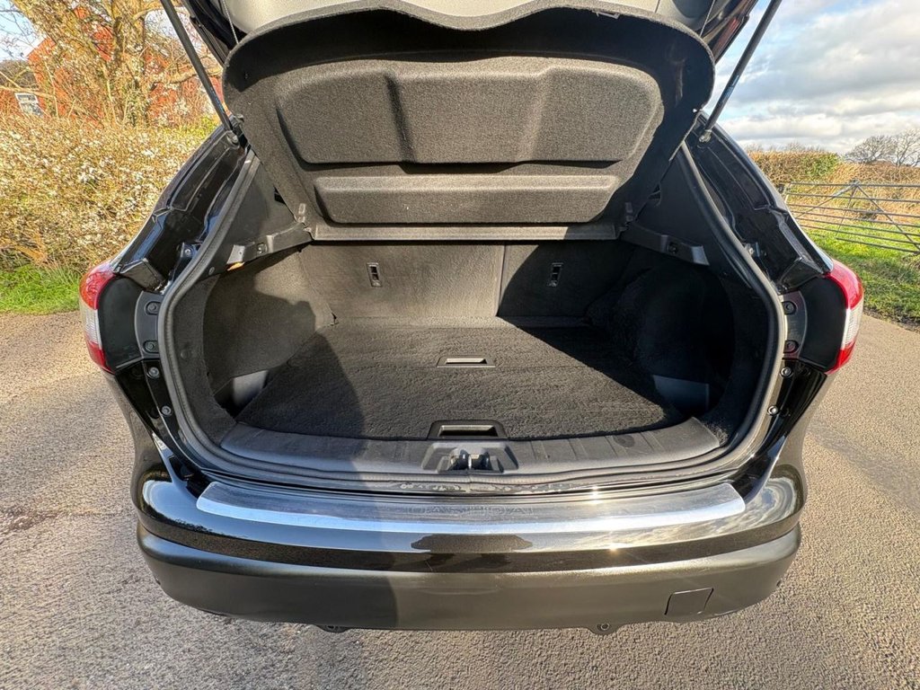 Used Nissan Qashqai 2017 for sale - 77733907: Photo 30