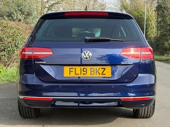 Used Volkswagen Passat 2019 for sale - 77764946: Photo
