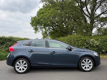 Used Volvo V40 2017 for sale - 78524631: Photo