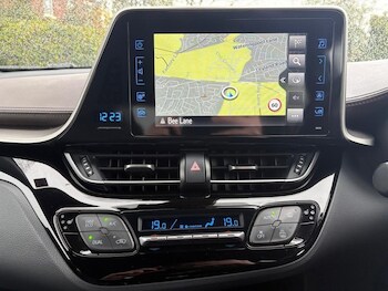 Used Toyota C-HR 2019 for sale - 78206516: Photo