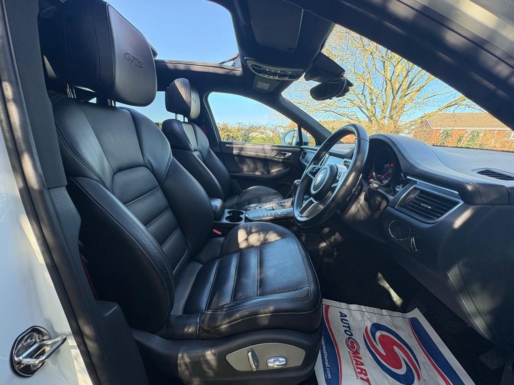 Used Porsche Macan 2016 for sale - 77734257: Photo 11