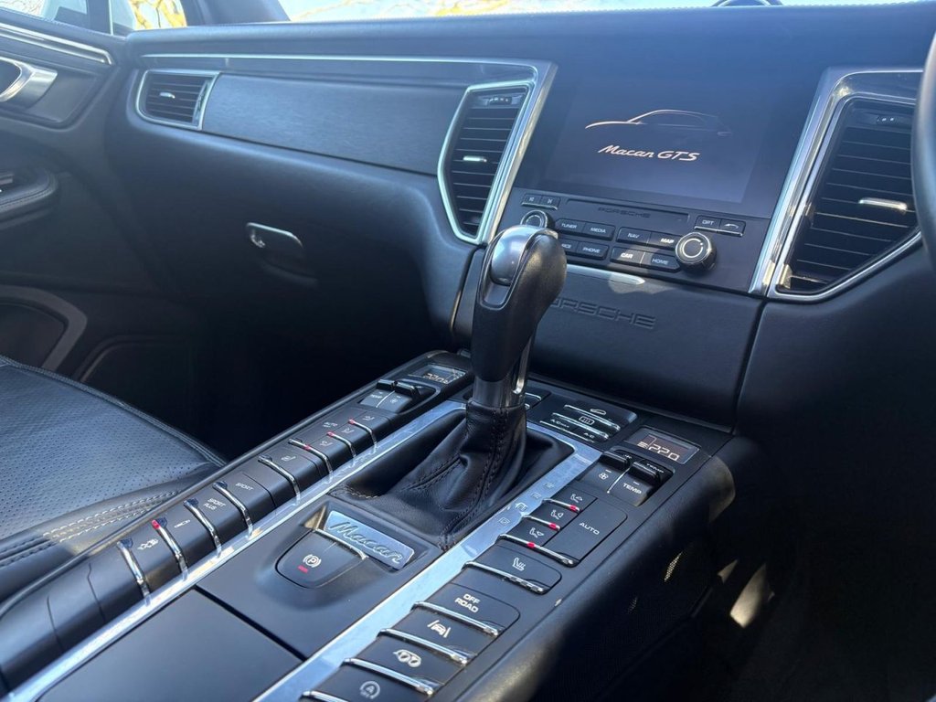 Used Porsche Macan 2016 for sale - 77734257: Photo 16