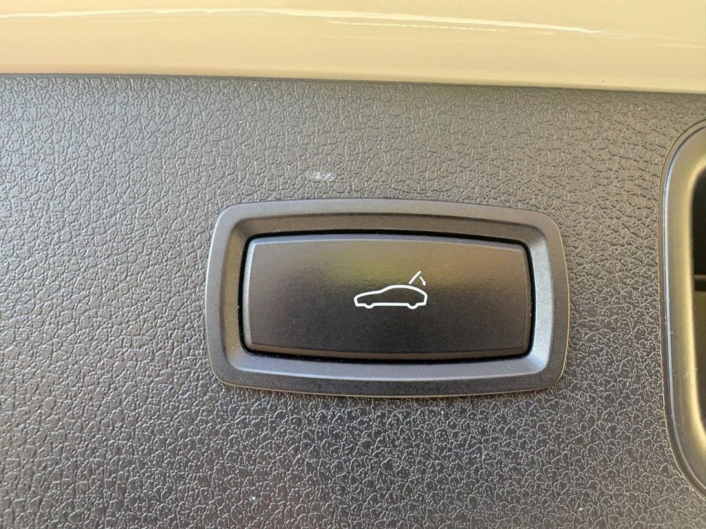 Used Porsche Macan 2016 for sale - 77734257: Photo 44