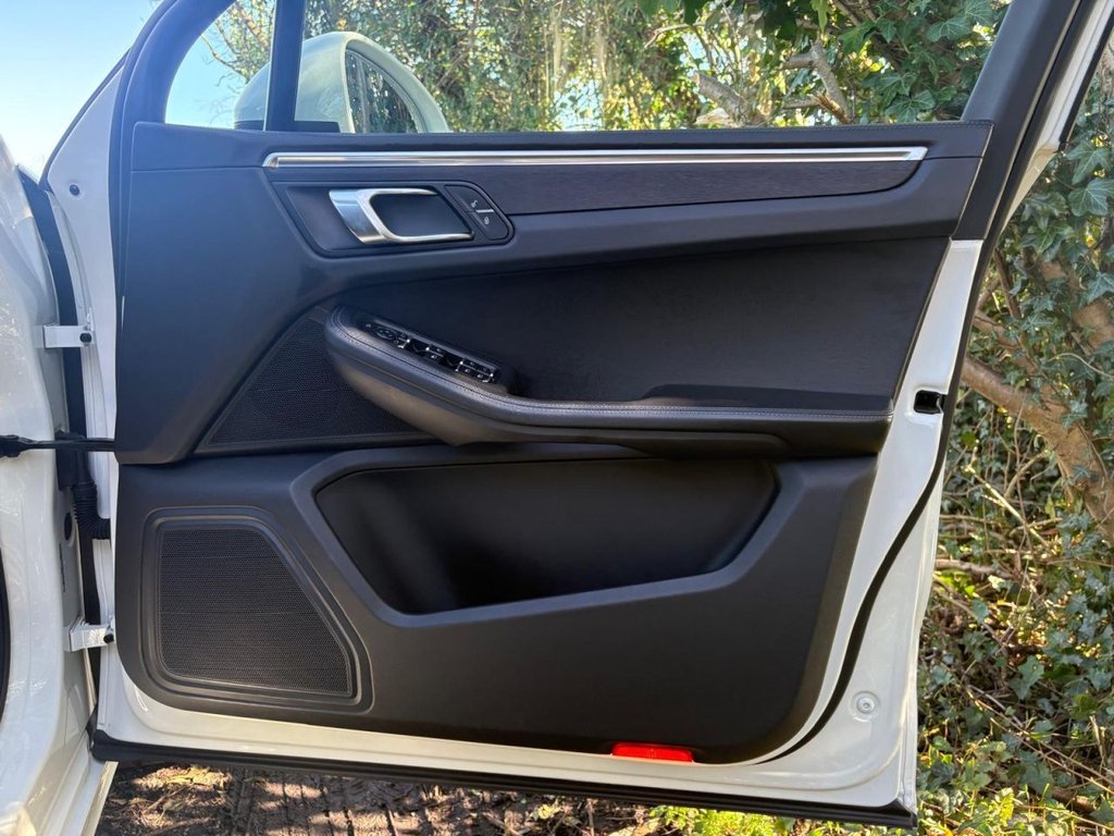 Used Porsche Macan 2016 for sale - 77734257: Photo 47