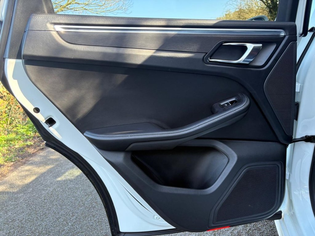 Used Porsche Macan 2016 for sale - 77734257: Photo 48