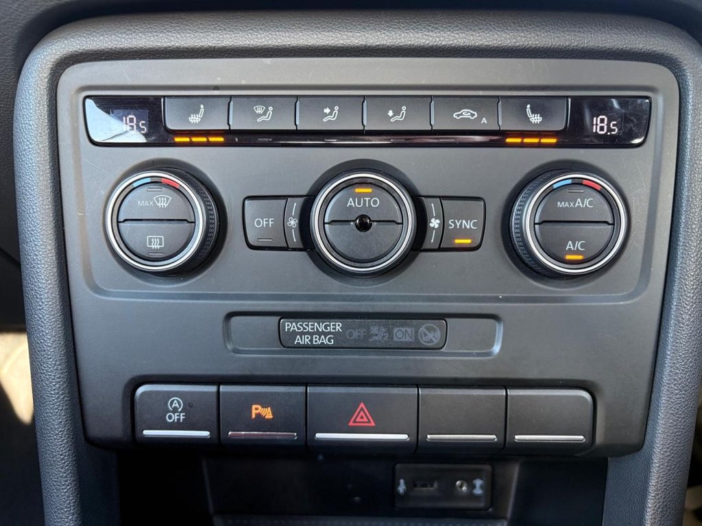 Used Volkswagen Beetle 2015 for sale - 77919752: Photo 17