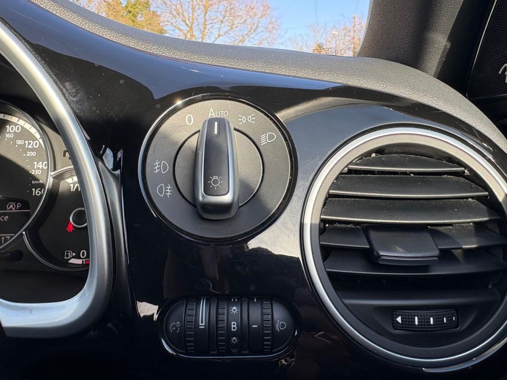 Used Volkswagen Beetle 2015 for sale - 77919752: Photo 42