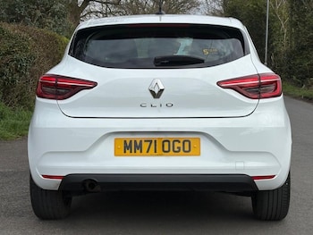 Used Renault Clio 2022 for sale - 78096232: Photo