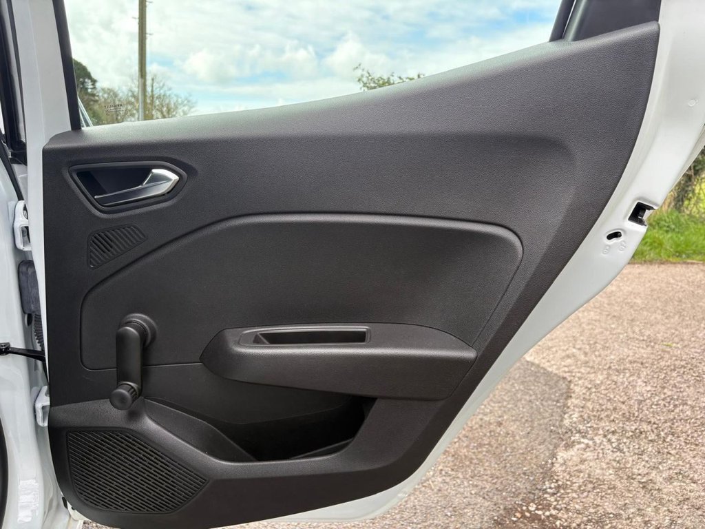 Used Renault Clio 2022 for sale - 78096232: Photo 40