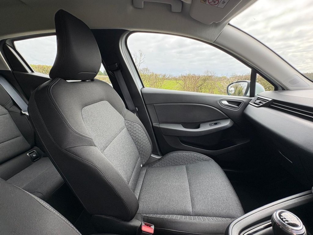 Used Renault Clio 2022 for sale - 78096232: Photo 44