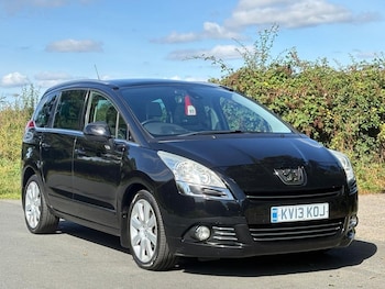Used Peugeot 5008 2013 for sale - 79482294: Photo