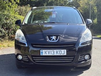 Used Peugeot 5008 2013 for sale - 79482294: Photo