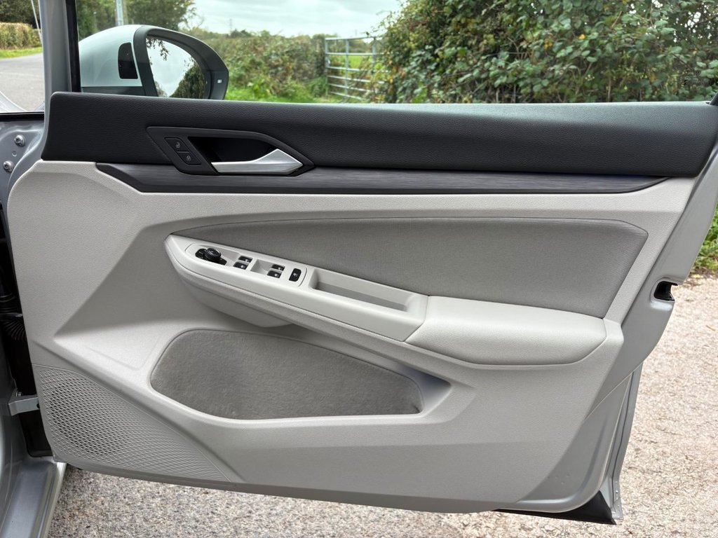 Used Volkswagen Golf 2021 for sale - 77733869: Photo 43