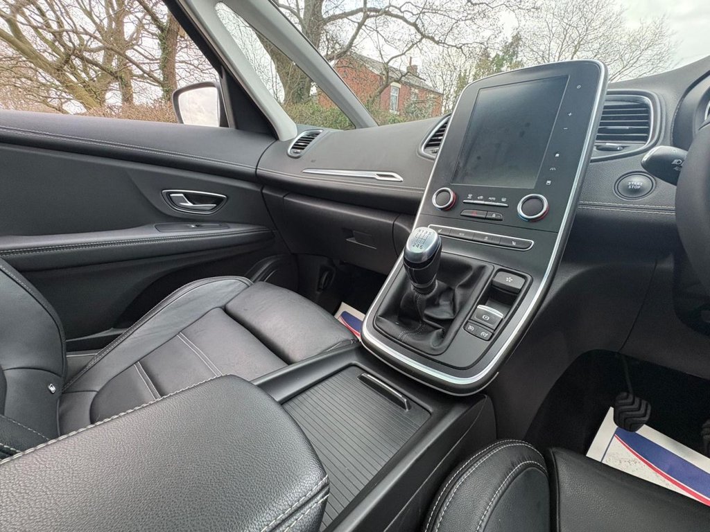 Used Renault Grand Scenic 2019 for sale - 77733939: Photo 18