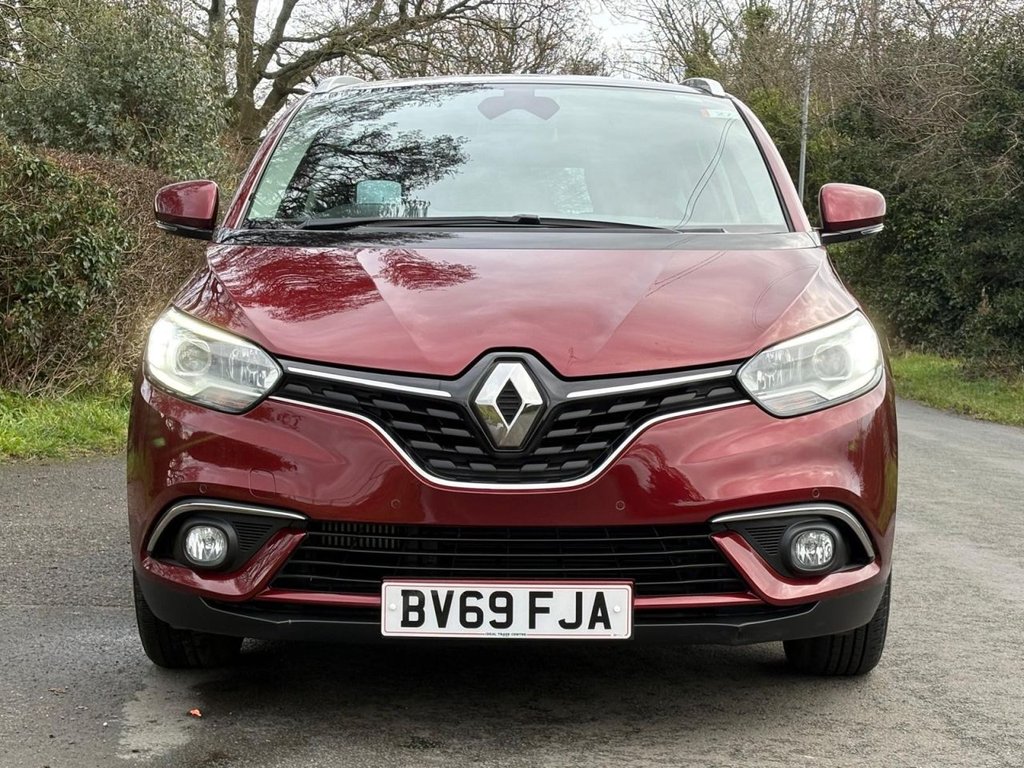 Used Renault Grand Scenic 2019 for sale - 77733939: Photo 2