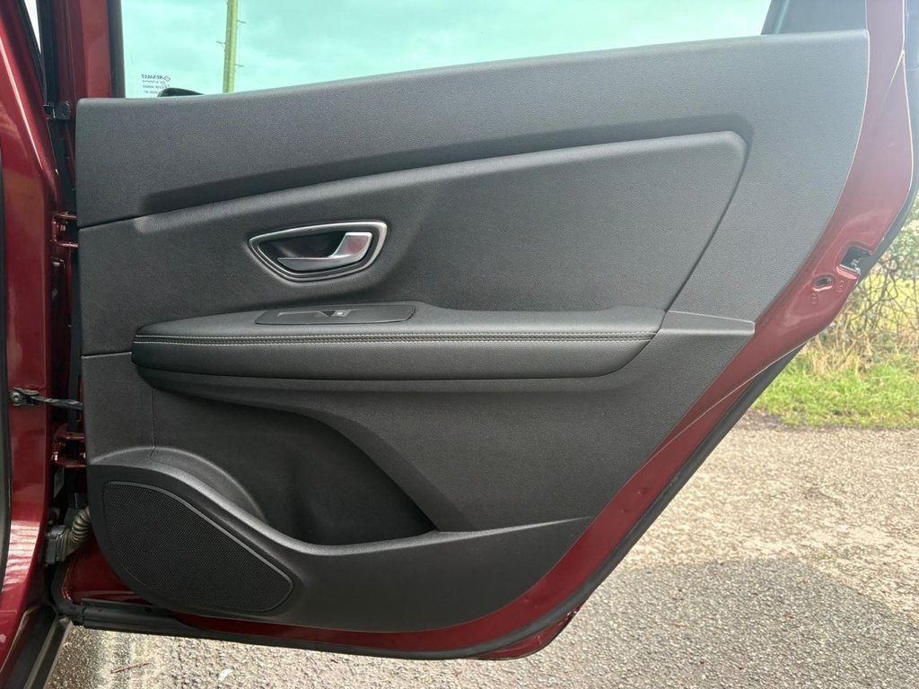 Used Renault Grand Scenic 2019 for sale - 77733939: Photo 42