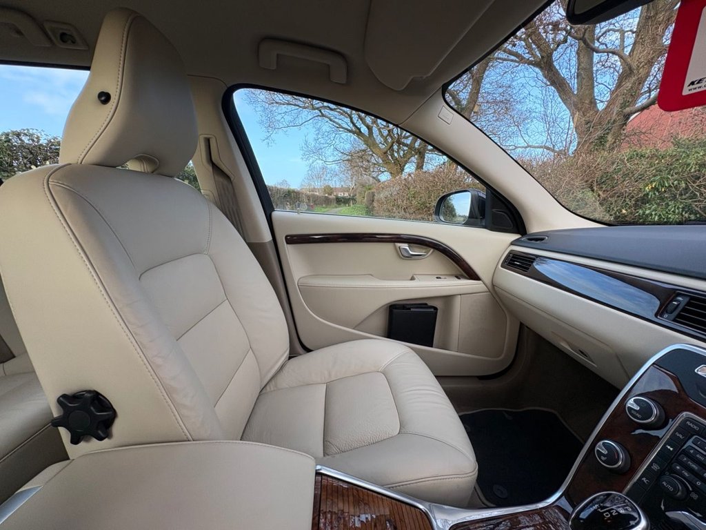 Used Volvo V70 2013 for sale - 77734116: Photo 10