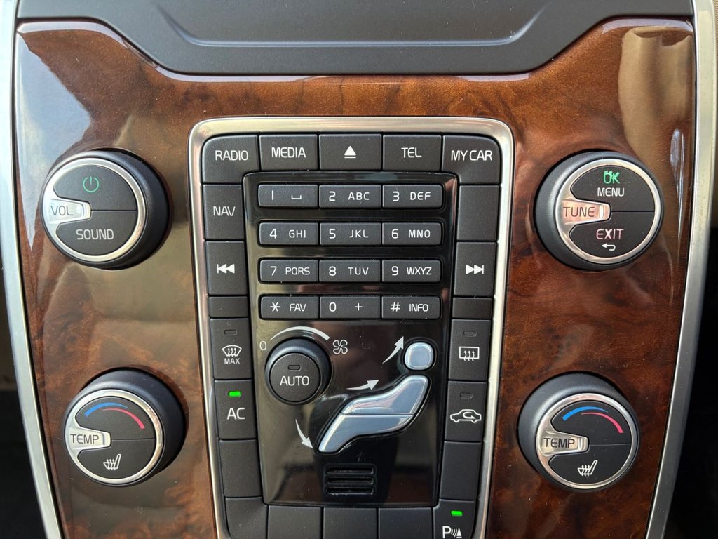 Used Volvo V70 2013 for sale - 77734116: Photo 16