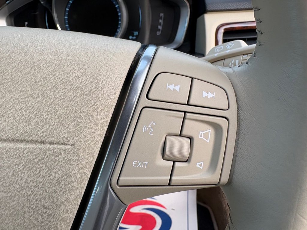 Used Volvo V70 2013 for sale - 77734116: Photo 33