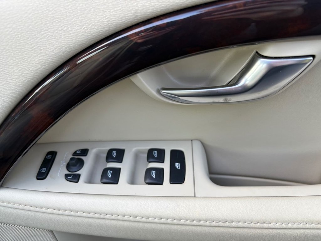 Used Volvo V70 2013 for sale - 77734116: Photo 40