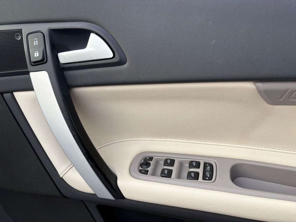 Used Volvo C70 2010 for sale - 77734103: Photo 44