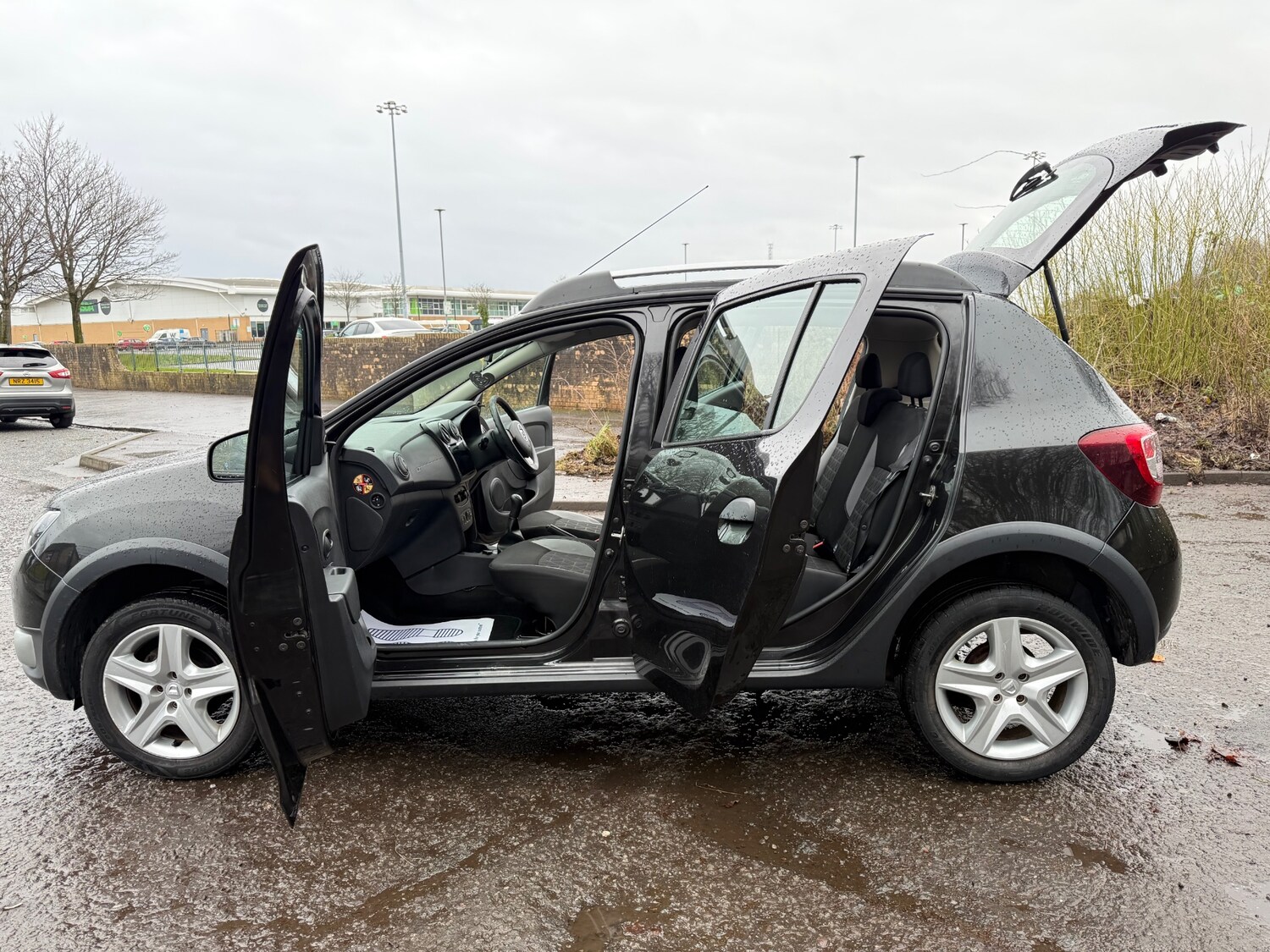 Used Dacia Sandero Stepway 2013 for sale - 77483832: Photo 21