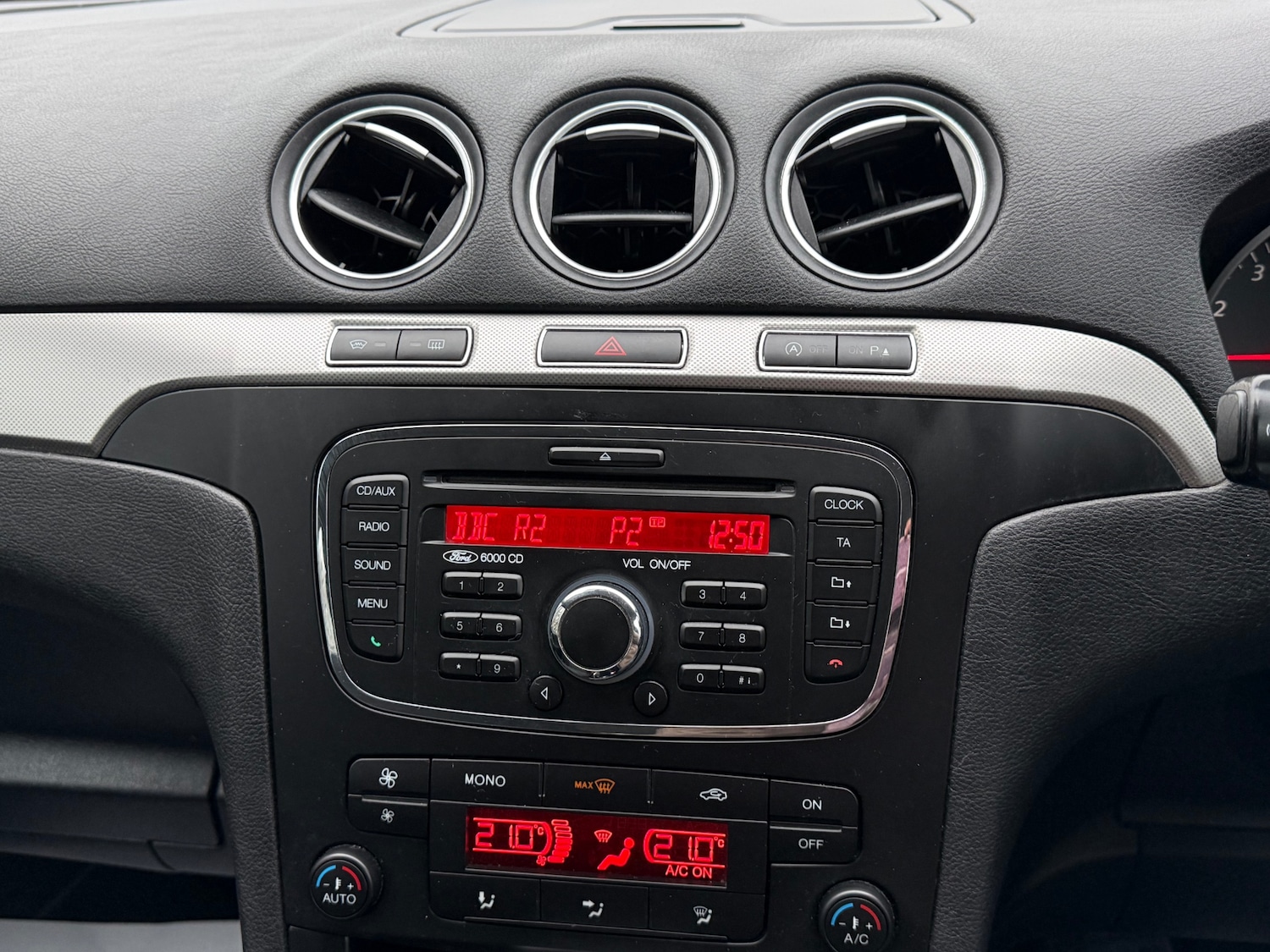 Used Ford S-Max 2012 for sale - 77039134: Photo 30