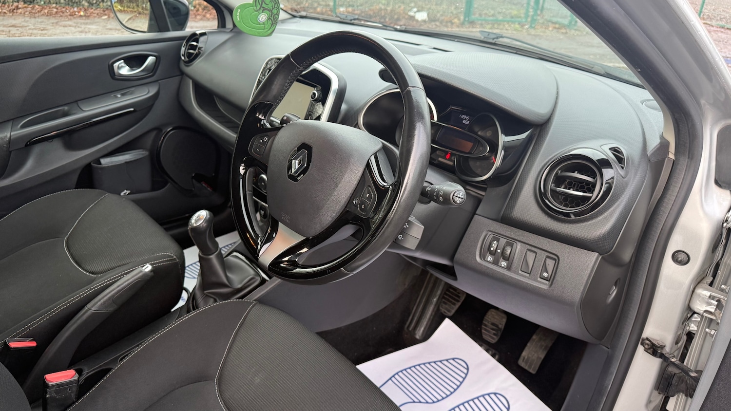 Used Renault Clio 2016 for sale - 76963721: Photo 15