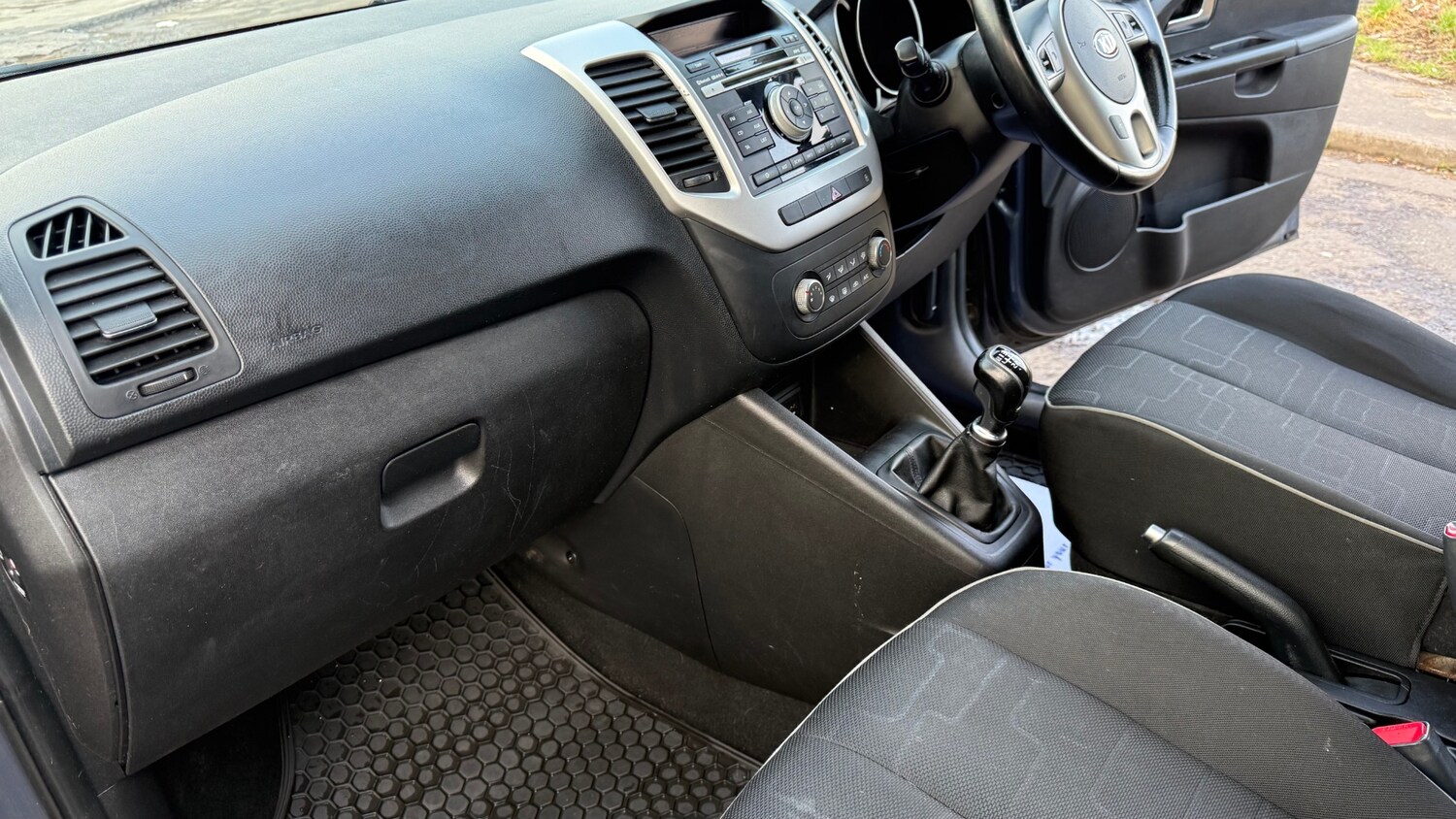 Used Kia Venga 2015 for sale - 77938262: Photo 18