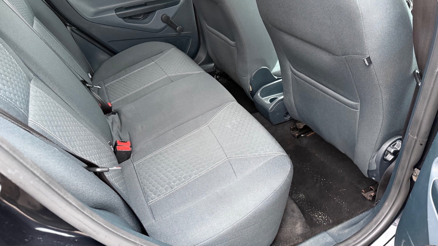 Used Ford Fiesta 2010 for sale - 77340320: Photo 12