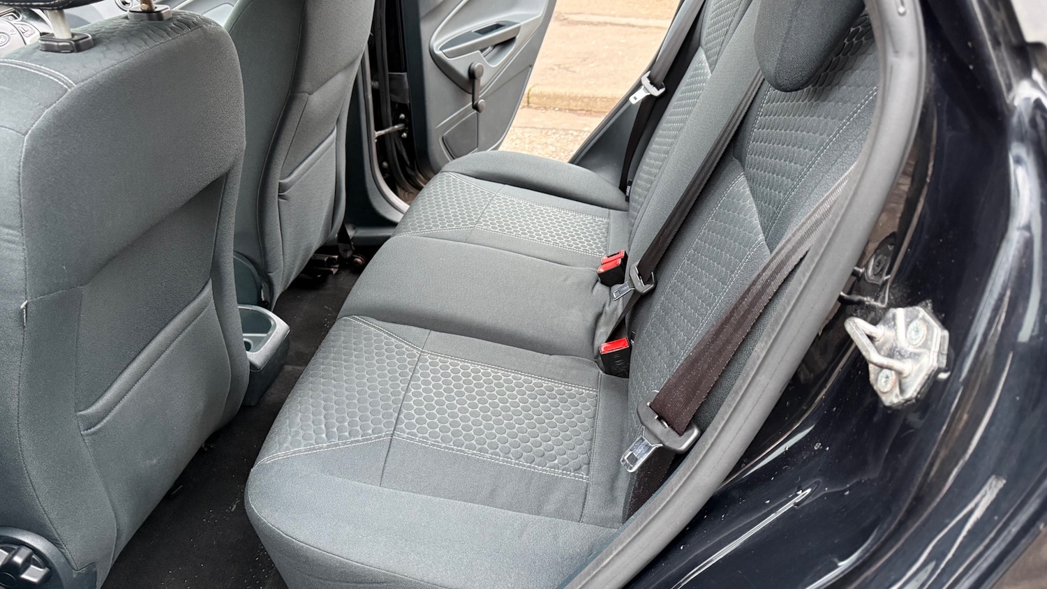 Used Ford Fiesta 2010 for sale - 77340320: Photo 18