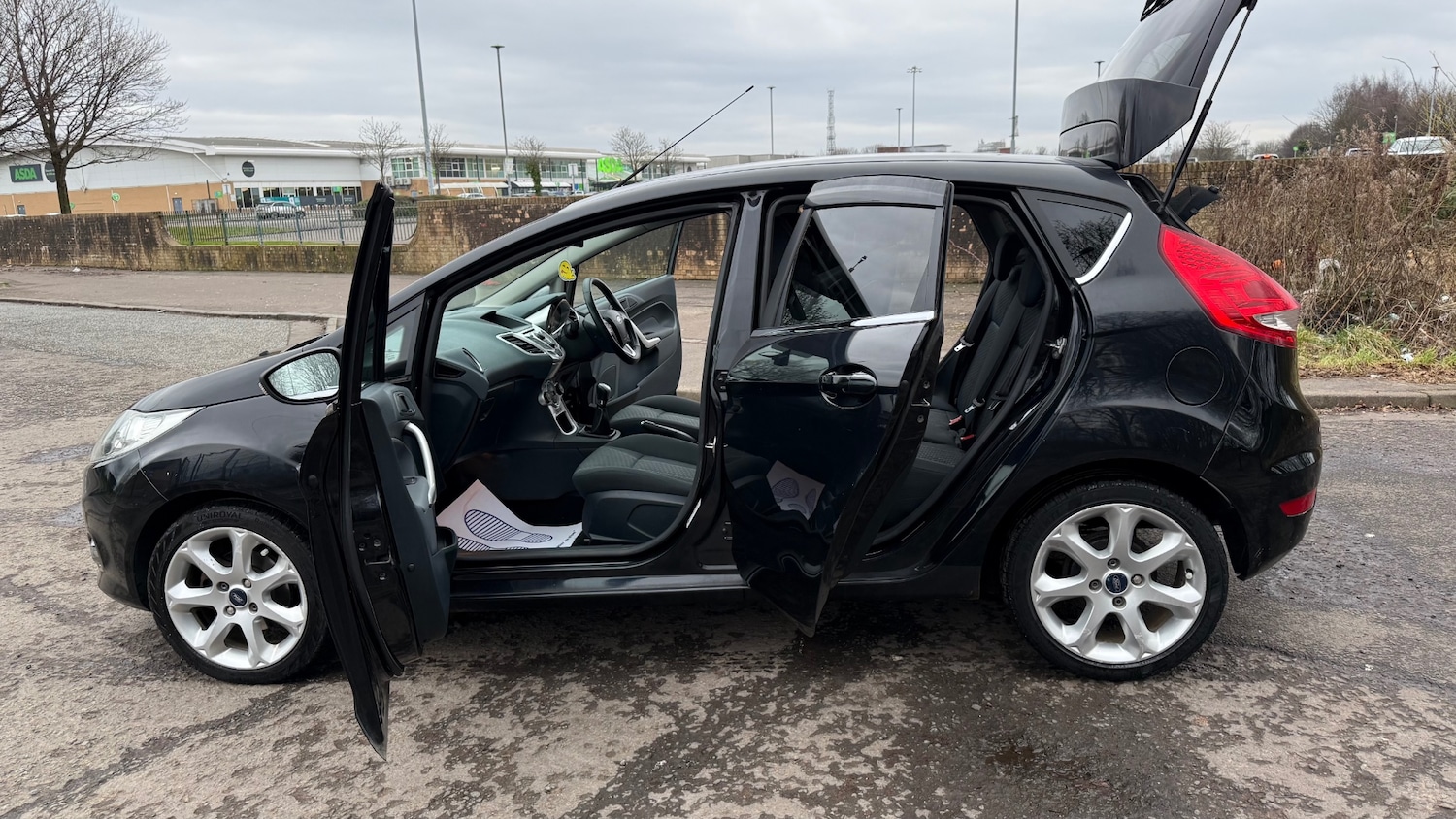 Used Ford Fiesta 2010 for sale - 77340320: Photo 19