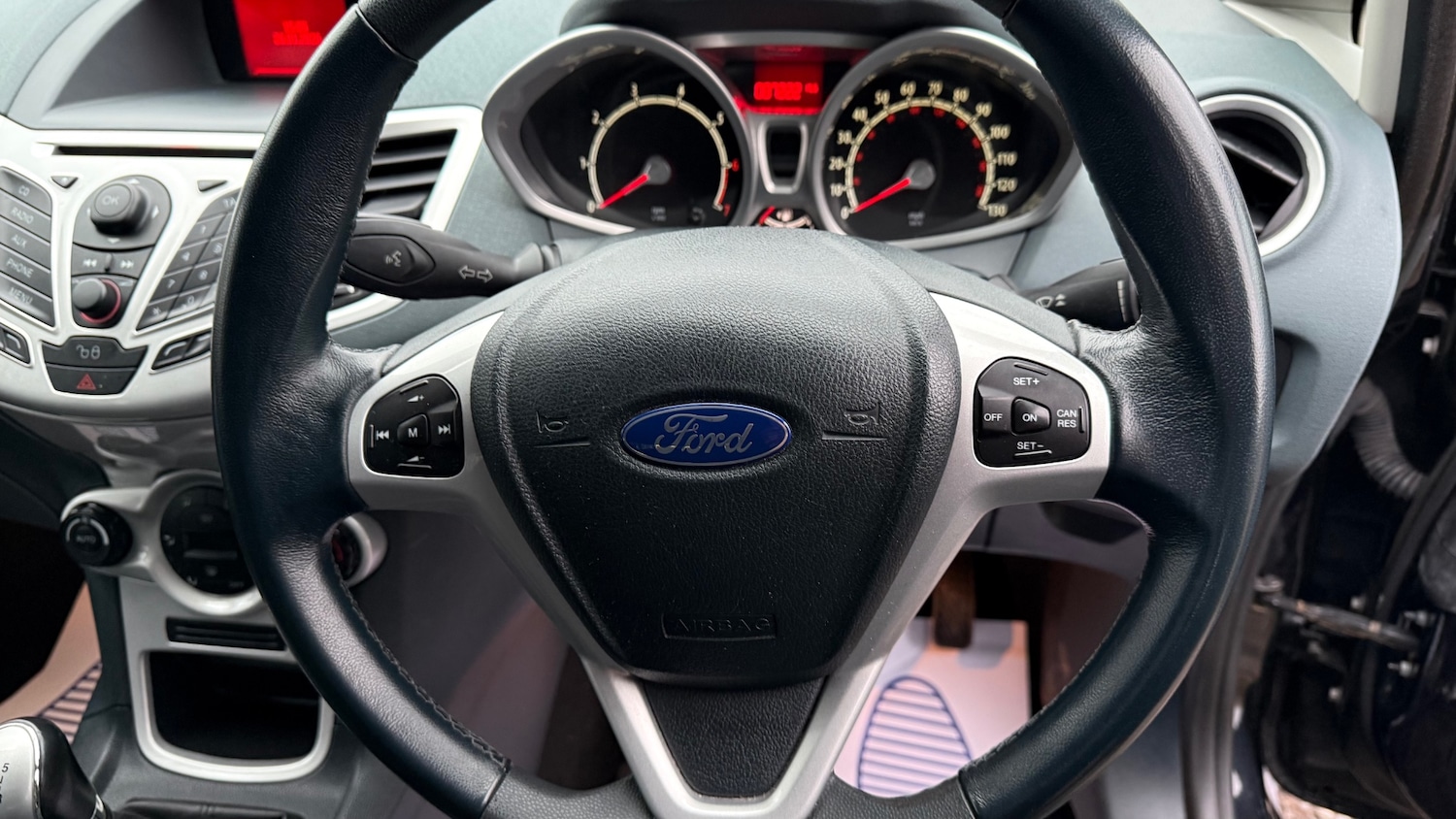 Used Ford Fiesta 2010 for sale - 77340320: Photo 20