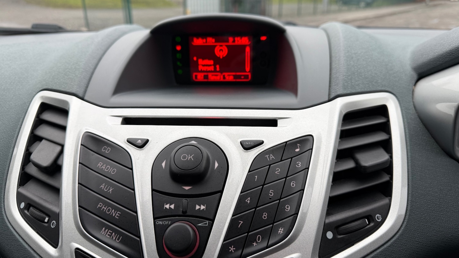 Used Ford Fiesta 2010 for sale - 77340320: Photo 22