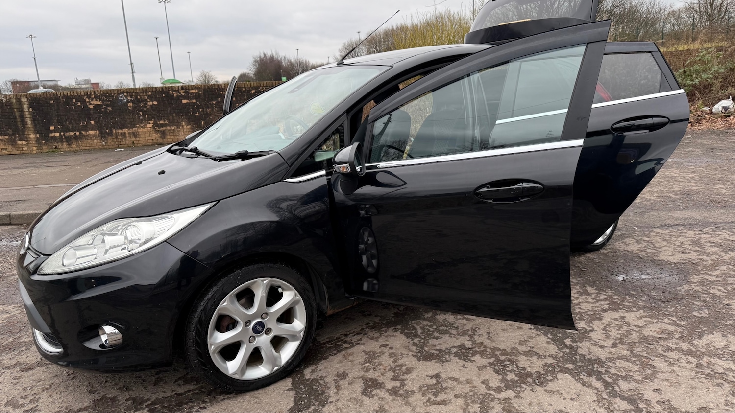 Used Ford Fiesta 2010 for sale - 77340320: Photo 24